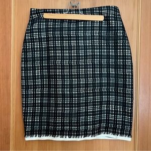 MOVING SALE!! 🚚🏠 ACCEPTING OFFERS ❤️ Anna Molinari Italian Skirt 🖤🤍